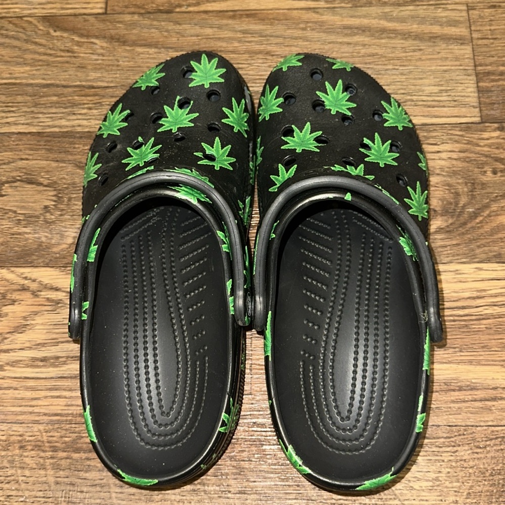 CROCS 🌱‼️💚 - Picture 3 of 3
